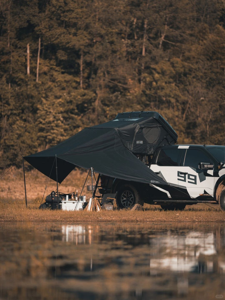 BLACK EDITION SummitLodge 1600 Rooftop Tent