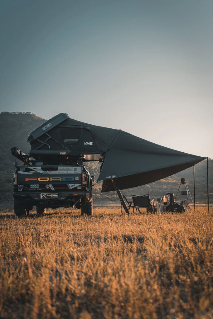 BLACK EDITION SummitLodge 1600 Rooftop Tent